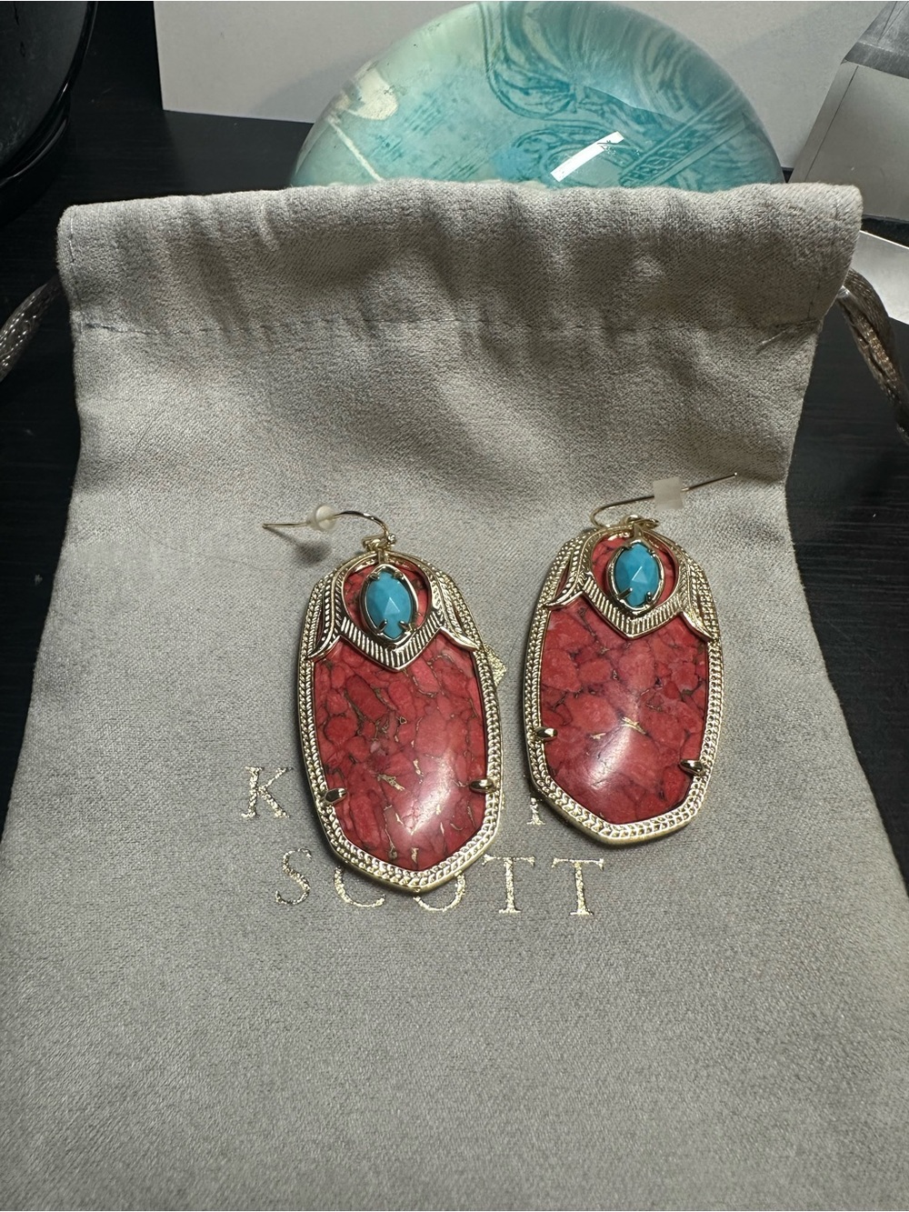 EUC Kendra Scott Bronze Veined Red Magnesite Darby in Gold frames - Picture 5 of 7